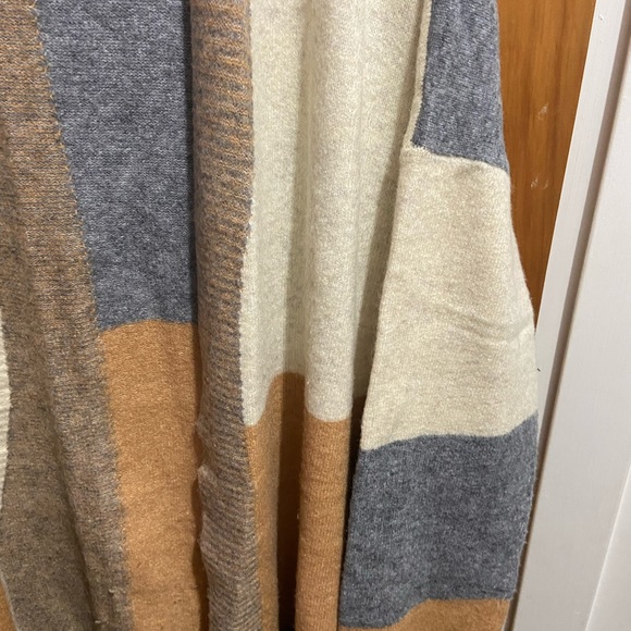 BKE Cardigan - Picture 4 of 4